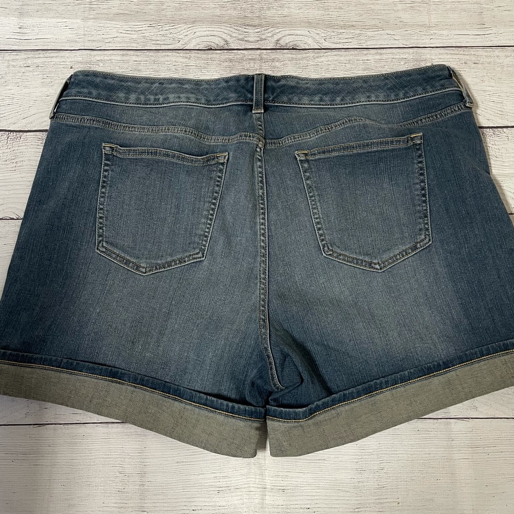 Torrid cuffed shorts - Picture 7 of 12